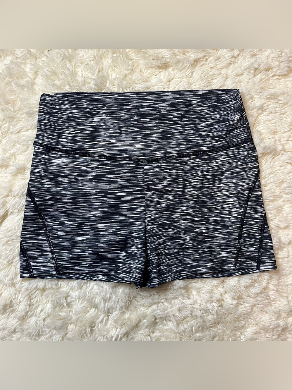 Women’s Size Medium Black Scrunch Butt Short Biker Shorts Workout Gym Yoga
